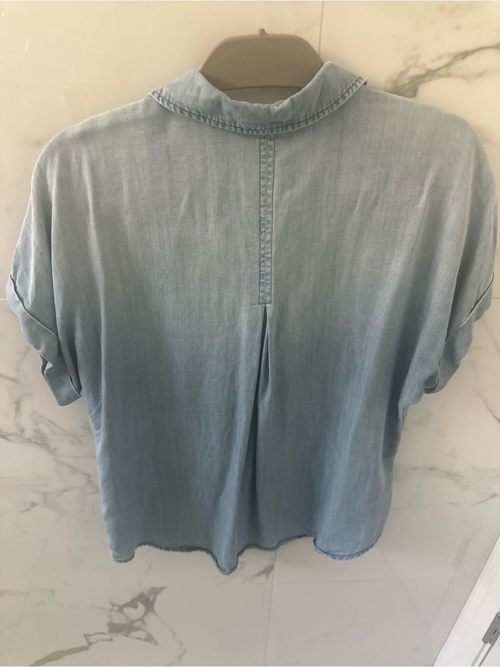 cloth & stone Pale Blue Short-Sleeve Denim-Style Button Shirt - Picture 3 of 3